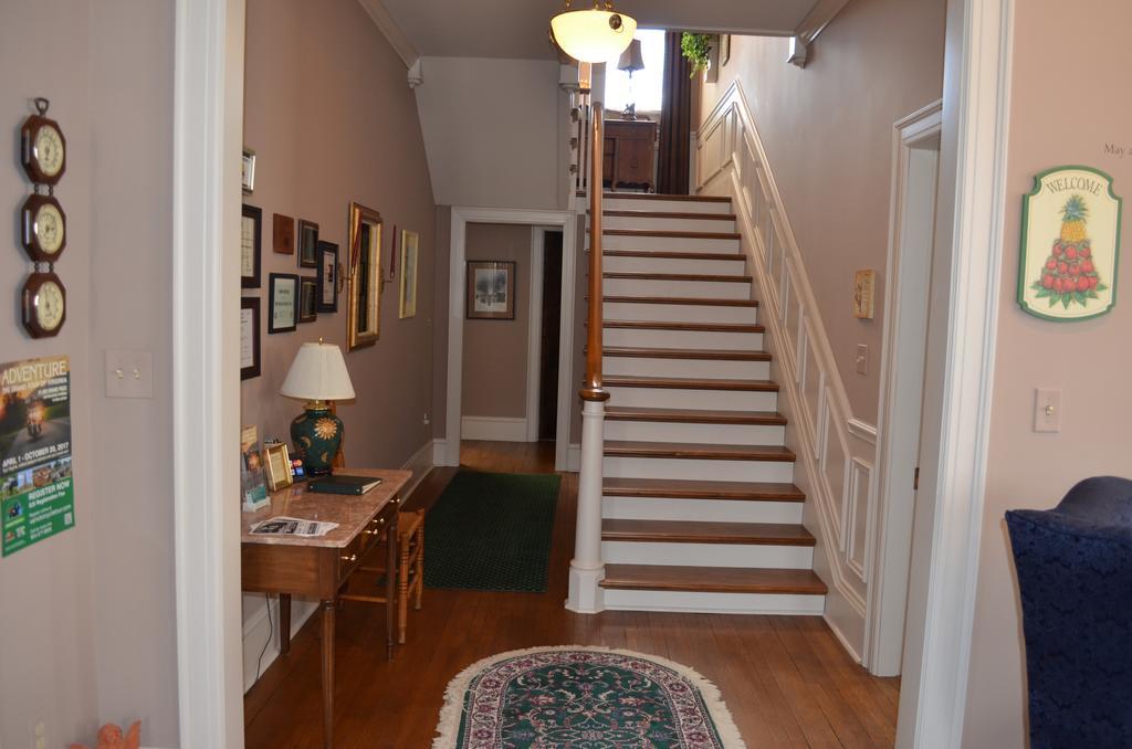 The Collins House Inn Marion Exterior photo
